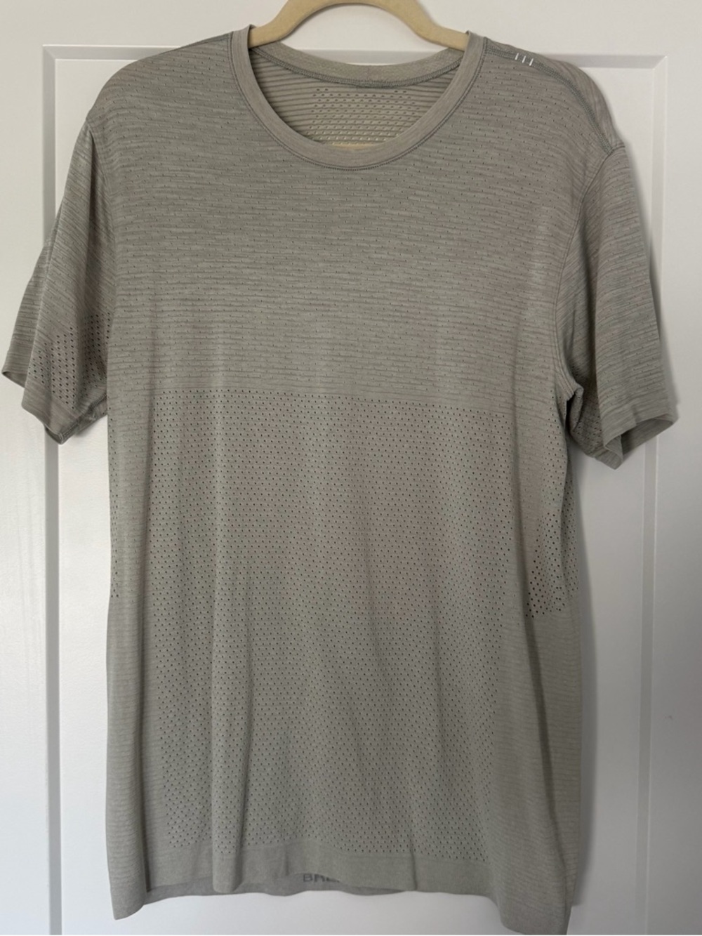 Men's lululemon Lightweight Breathable Crew Neck Shirt - Light Gray